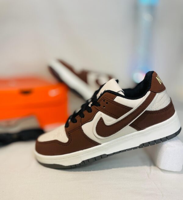 Low Dunks Cacao Mocha - Image 3